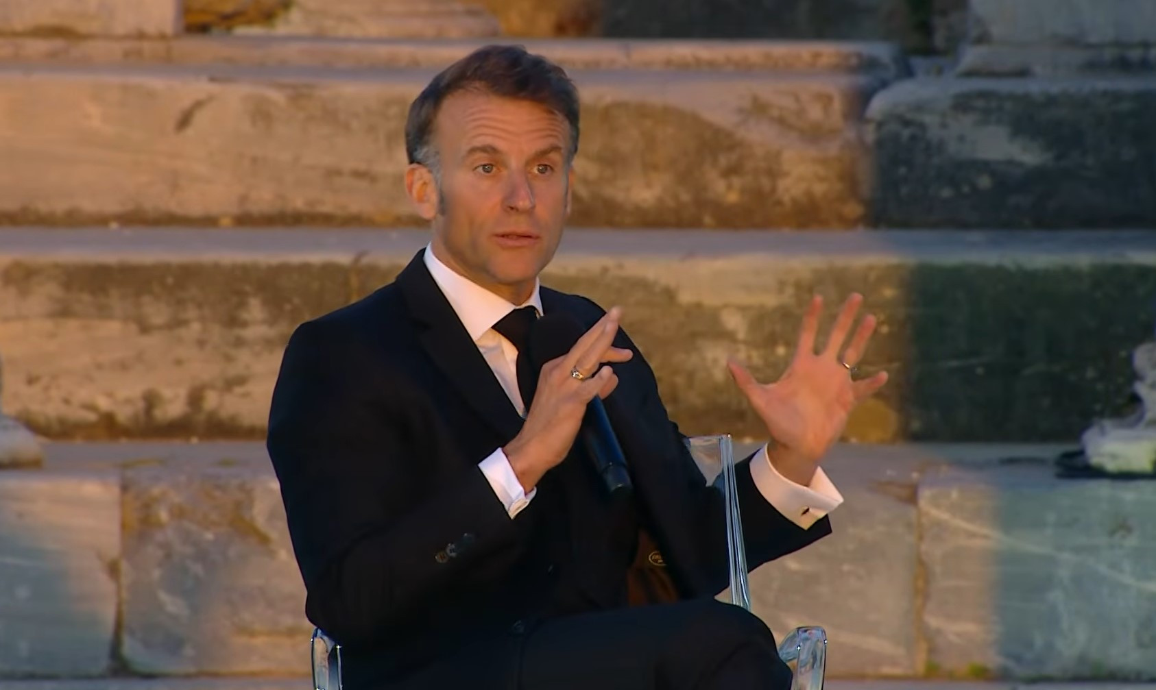 Макрон пообіцяв бути на боці Греції, якщо їй становитиме загрозу Туреччина