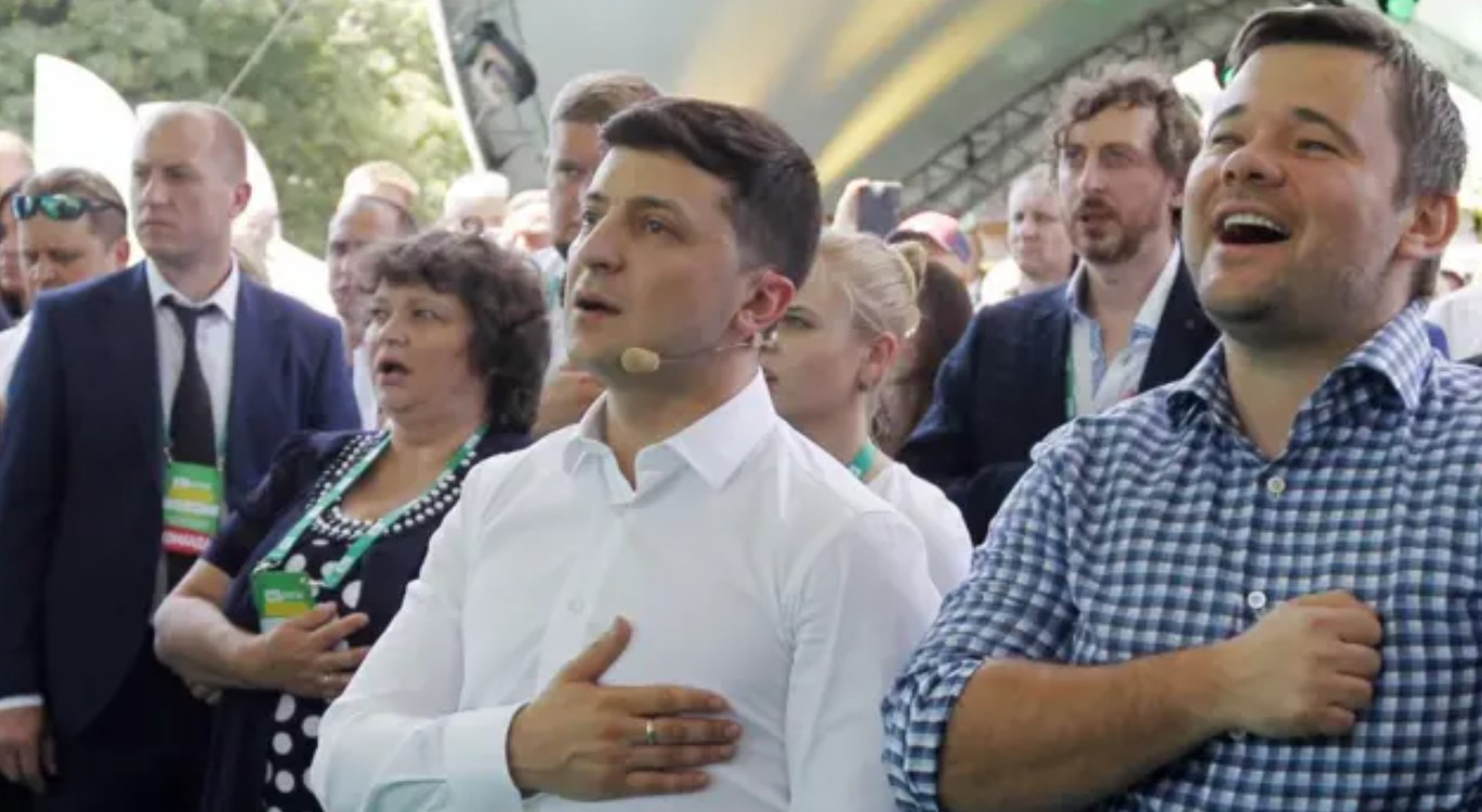 Зеленський впровадив санкції проти Богдана, який був першим керівником його Офісу. Той відповів, чи пов'язано це з другою серією 