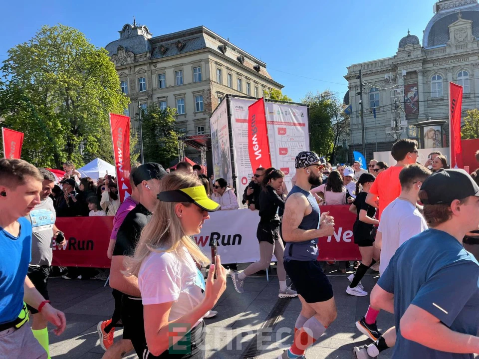 На фото: учасники напівмарафону NewRun у Львові