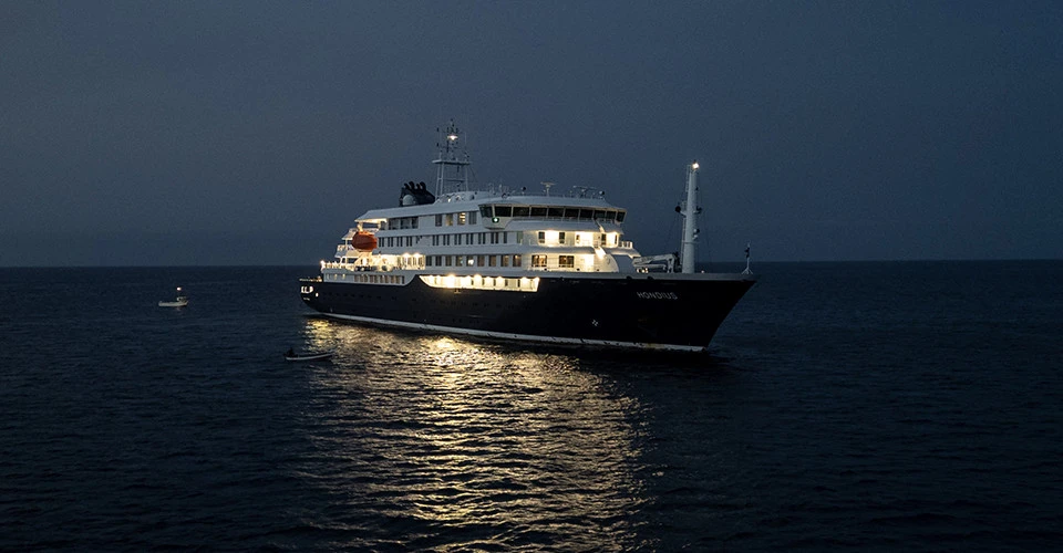 круїзний лайнер MV Hondius