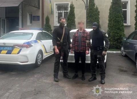 затримання 19-річного підозрюваного у підпалі ісламського культурного центру
