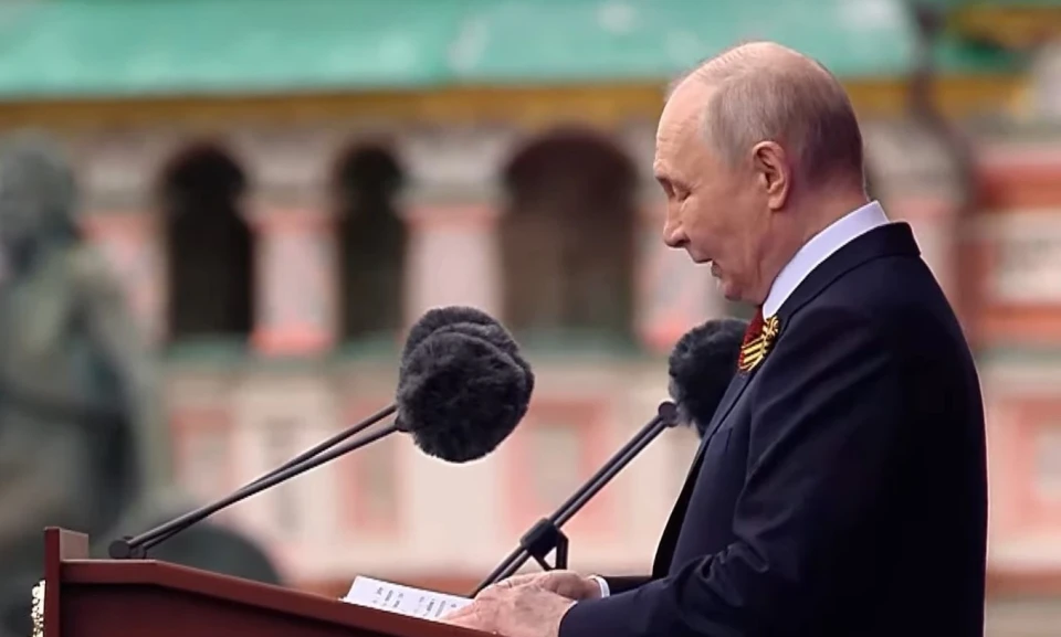 Путінський парад підкреслив його слабкість, а РФ треба 30 років, щоб захопити весь Донбас. Акценти світових ЗМІ 11 травня