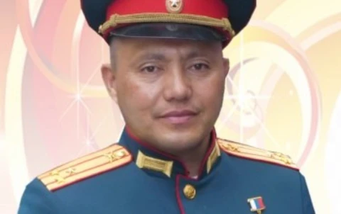 Азатбек Омурбеков