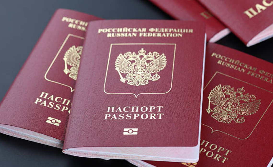 Зеленський про паспорти від Путіна у Придністров'ї: Росія шукає собі нових солдатів