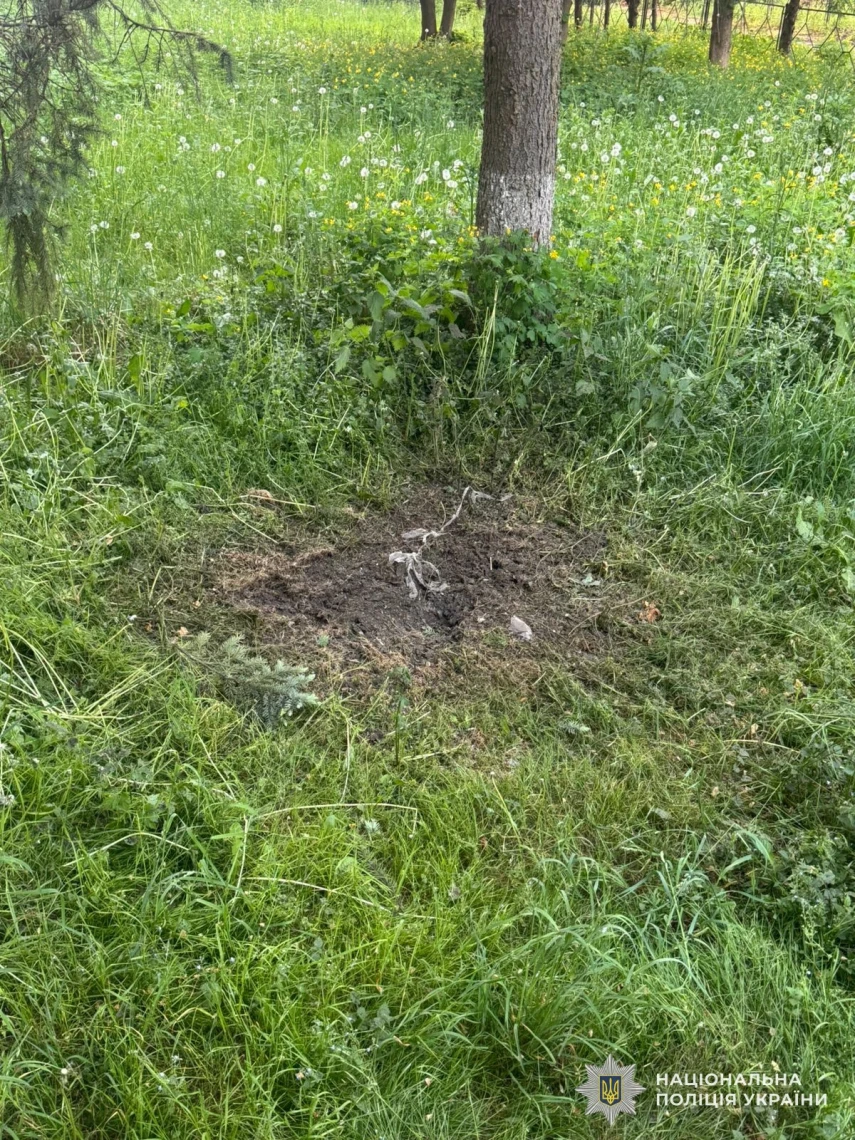 У Золочеві чоловік підірвав гранату біля стадіону: підозрюваного затримали