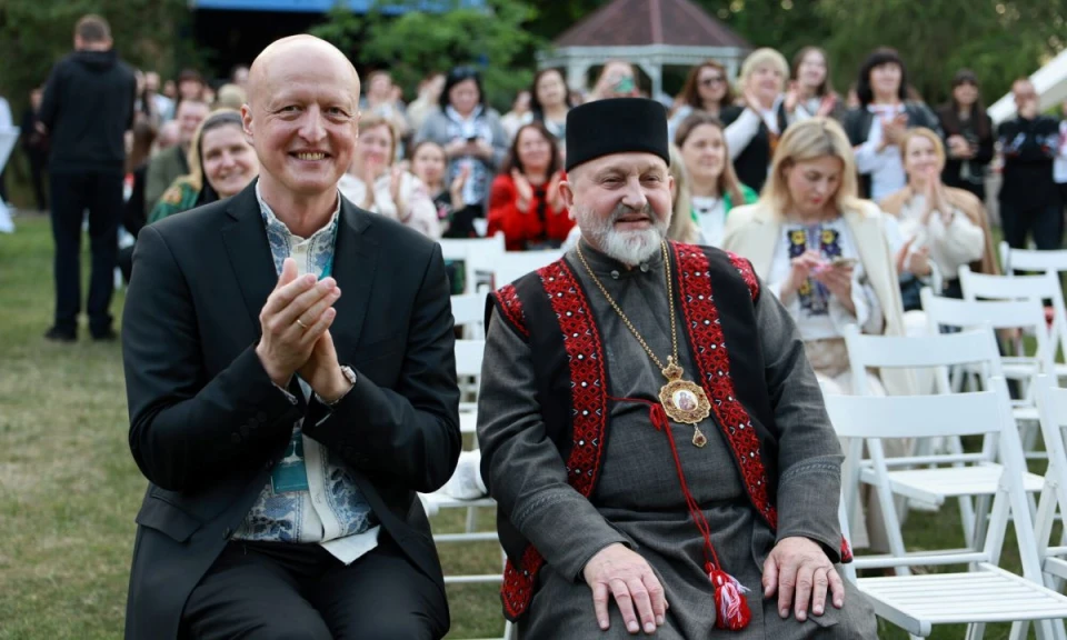 Вечір єдності. Світло між нами у митрополичих садах, Львів