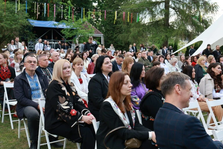 Вечір єдності. Світло між нами у митрополичих садах, Львів