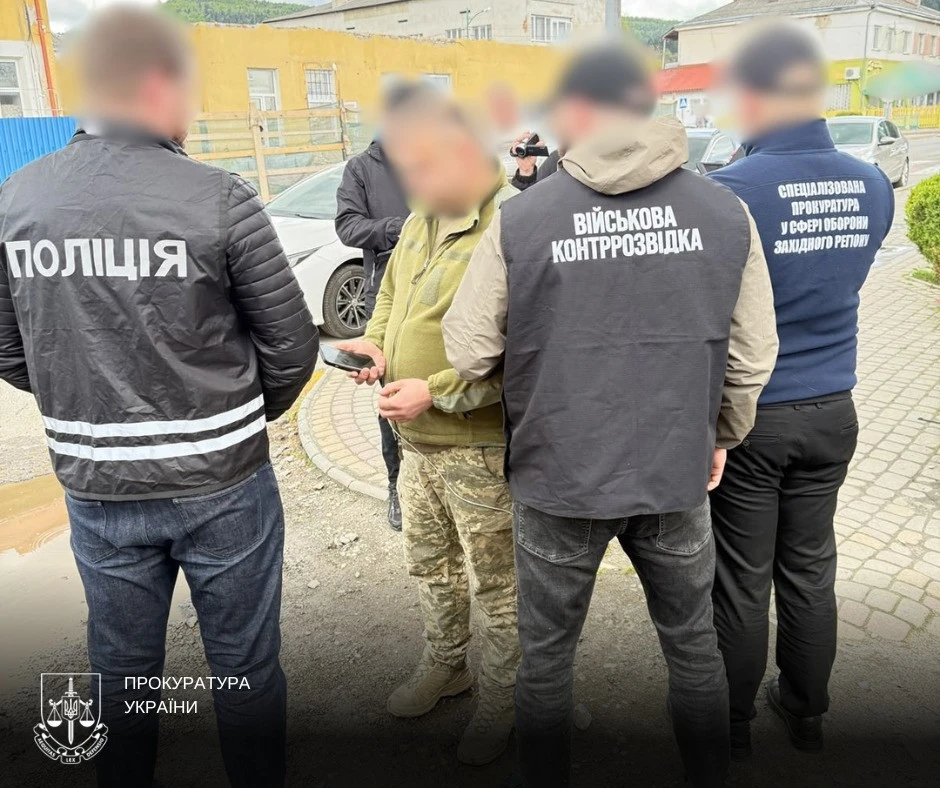 На Львівщині затримали посадовця ТЦК, який вимагав хабар у військовослужбовця