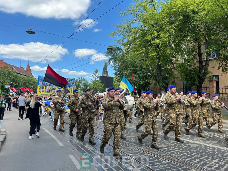 Львів вшановує День Героїв: у місті стартував пам’ятний марш
