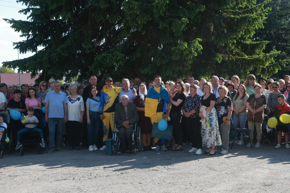 У селі Настасів на Тернопільщині зустріли двох братів, які повернулися з російського полону