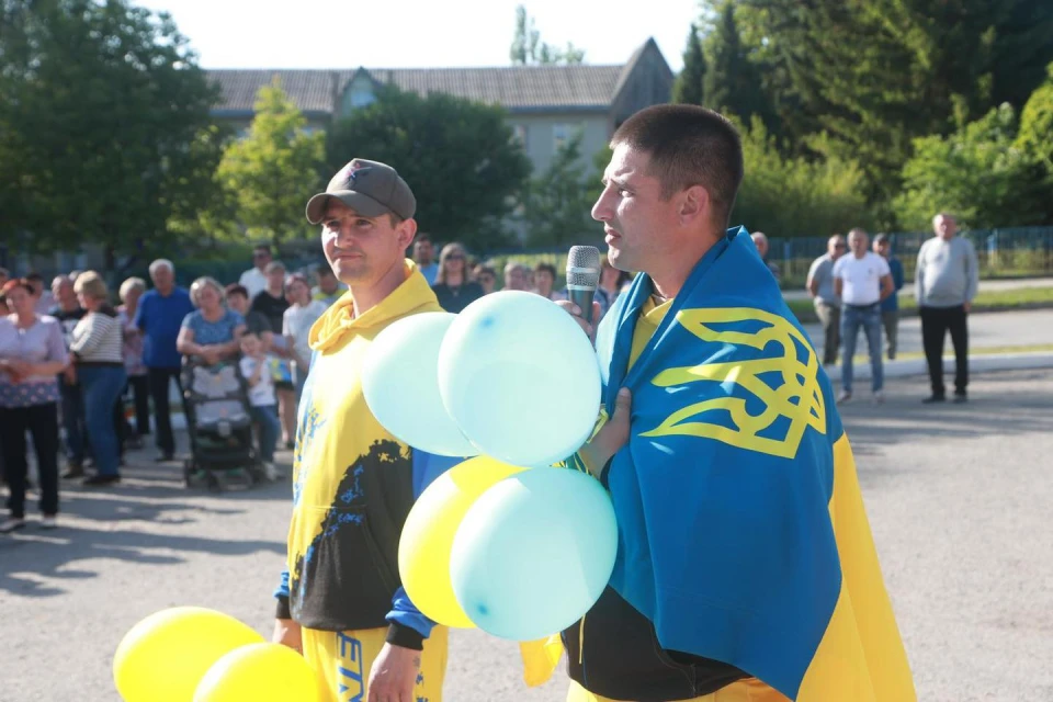 У селі Настасів на Тернопільщині зустріли двох братів, які повернулися з російського полону