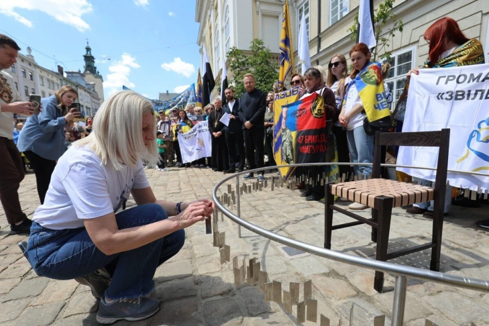 У Львові на площі Ринок відкрили "Місце надії" для родин зниклих і полонених