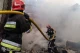 Рятувальники ліквідовують наслідки ворожого обстрілу.