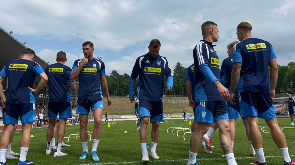 Збірна України з футболу