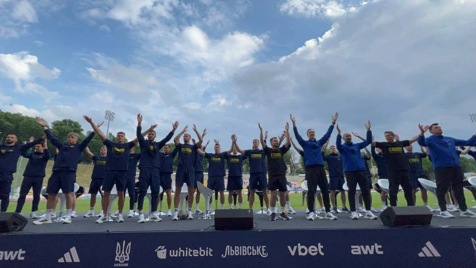 Збірна України з футболу