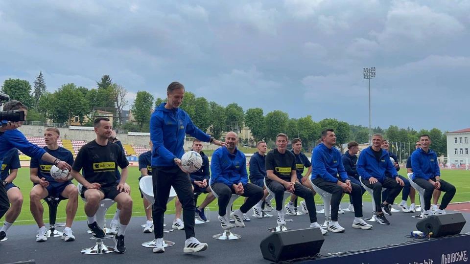 Збірна України з футболу