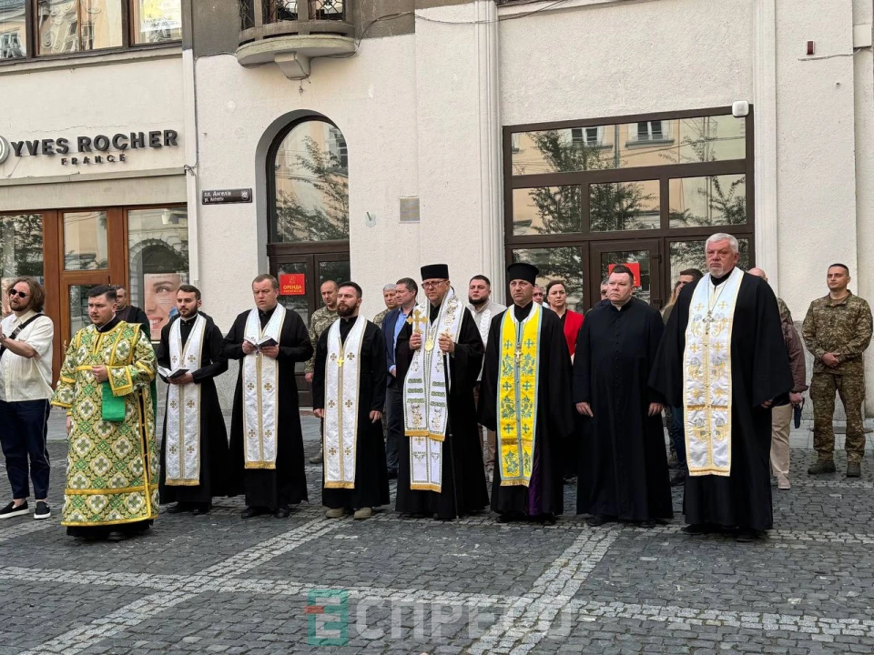 На площі Ангелів у Львові вшанували пам’ять дітей, які загинули внаслідок війни