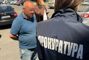 на Львівщині викрили батька та сина