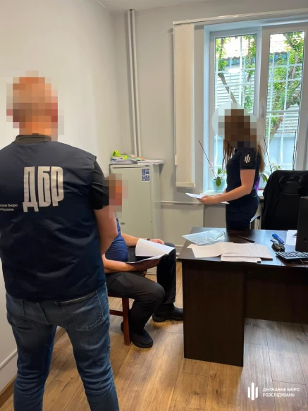 Посадовцям ТЦК на Закарпатті повідомлено про підозру за незаконне утримання та катування людей