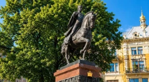 Замість імперського наративу: Львівська ОВА пропонує перейменувати медуніверситет та аеропорт