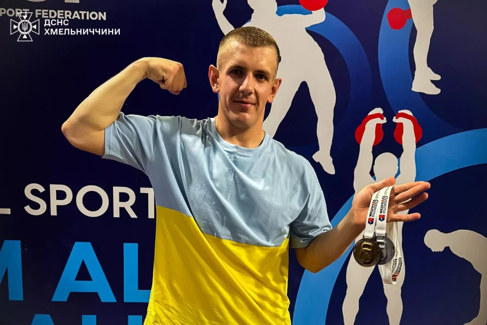 Рятувальник з Хмельниччини став чемпіоном світу з гирьового спорту