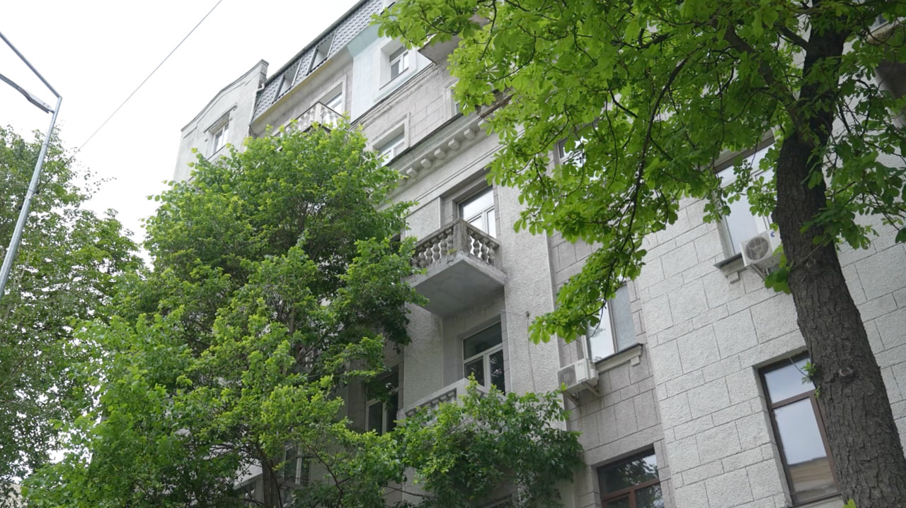 Нардеп Мотовиловець орендує люксову квартиру, записану на фі