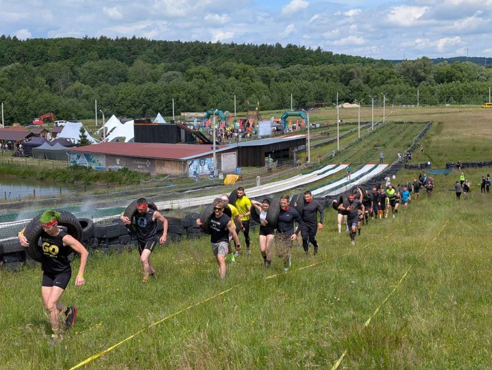 Лісові хащі, водойми, болото та інші перешкоди: як на Львівщині пройшов благодійний "Kordon Race"