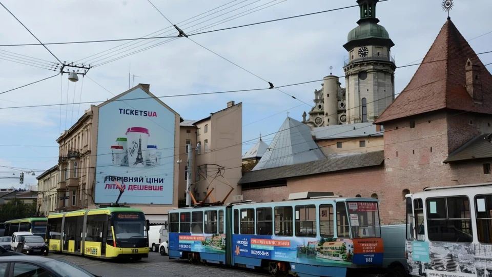 На площі Митній у Львові ремонтуватимуть трамвайну колію: можливе сповільнення руху