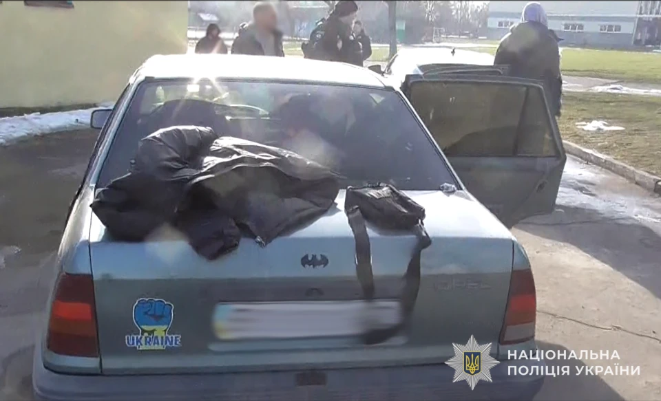 на Львівщині з автівок викрали понад 650 тисяч гривень