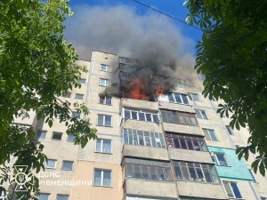 У Рівному під час пожежі в багатоповерхівці загинув 11-річний хлопчик, ще трьох дітей госпіталізували