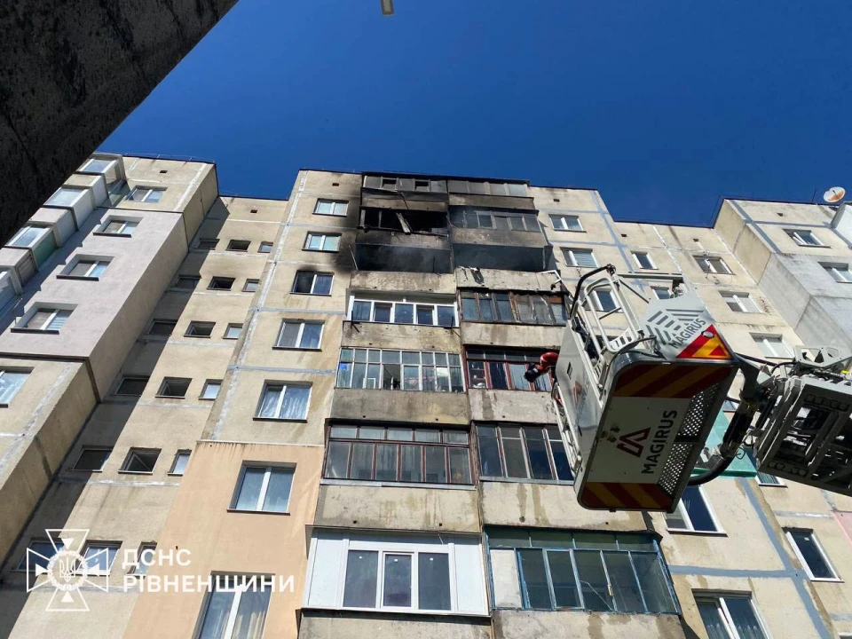 У Рівному під час пожежі в багатоповерхівці загинув 11-річний хлопчик, ще трьох дітей госпіталізували