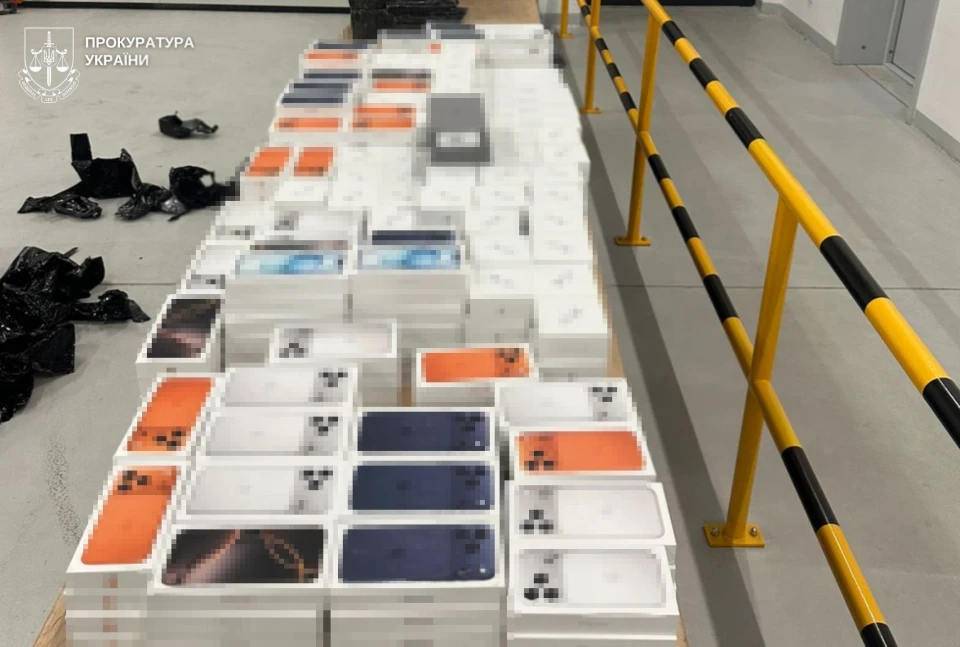 Контрабанда Apple на 35 млн грн