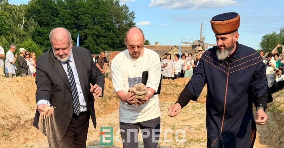 До Дня кримськотатарського прапора у Пирогові заклали першу садибу корінного народу Криму