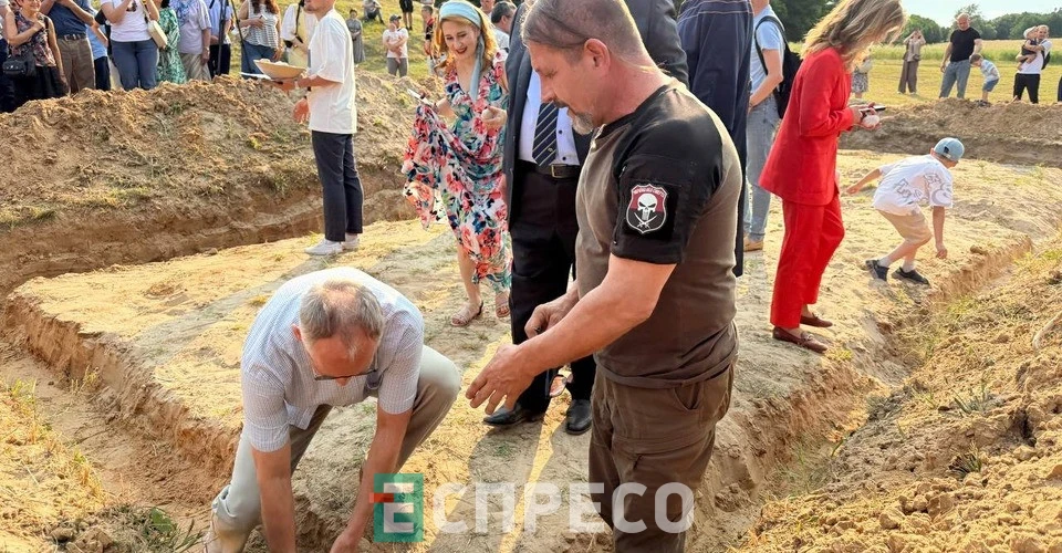 До Дня кримськотатарського прапора у Пирогові заклали першу садибу корінного народу Криму