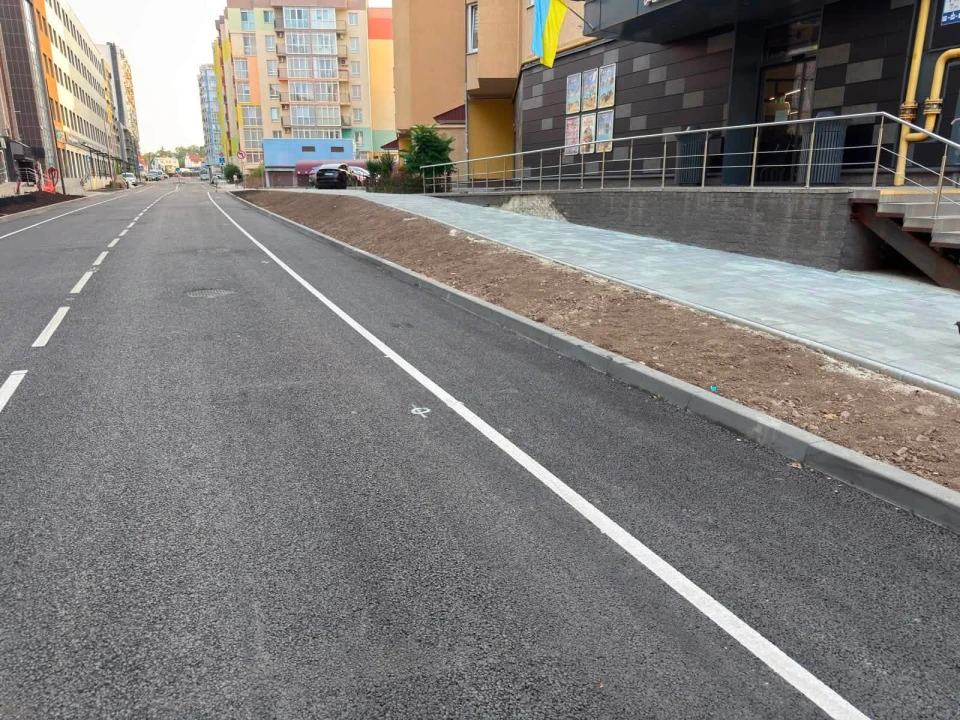 У Львові відкривають рух вулицею Залізничною, але роботи продовжуватимуться