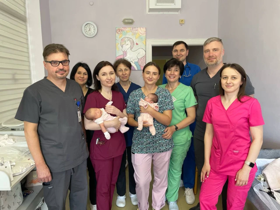 У Львові медики вперше без розрізу грудної клітки прооперували стравохід немовляті вагою 1600 г