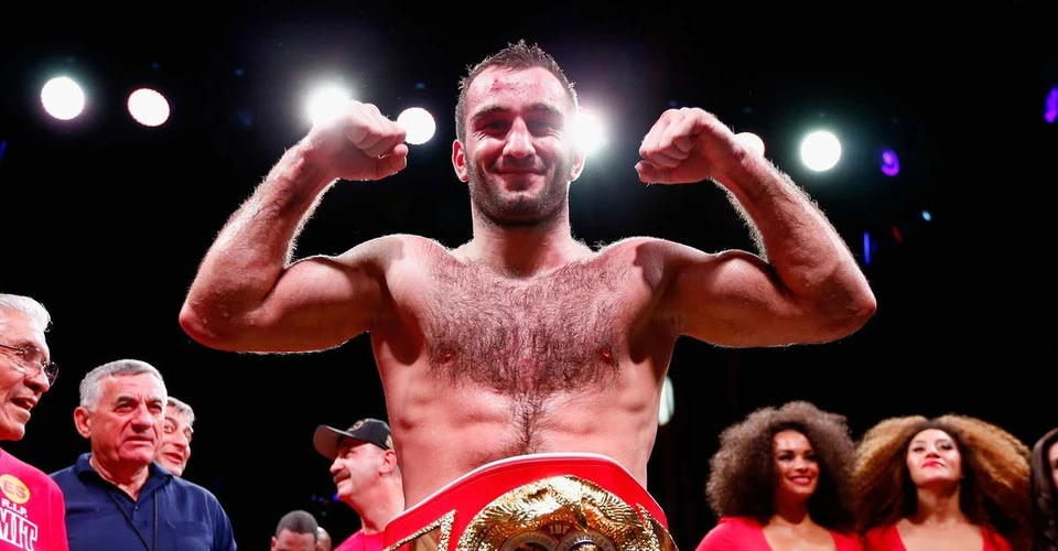 Після відмови Усика від поясів WBA підвищила росіянина Гассієва до чемпіона