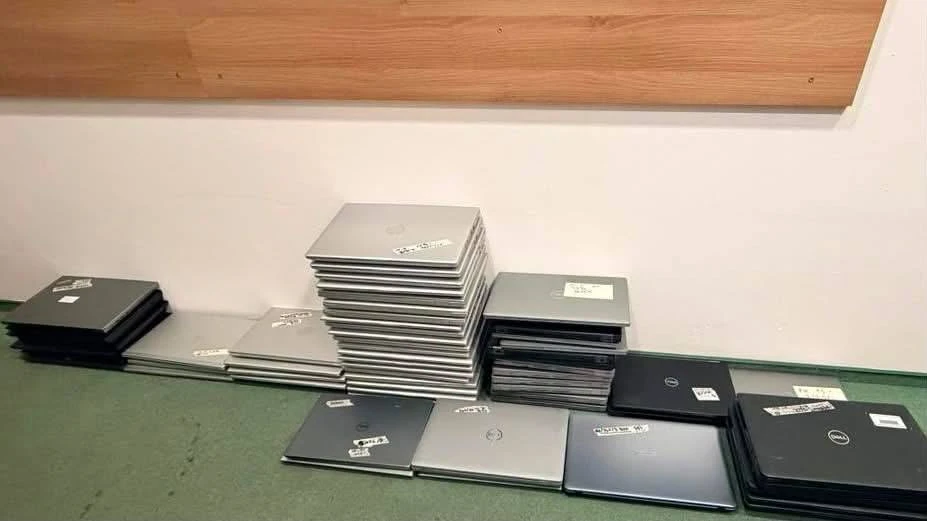 митники вилучили iPhone та ноутбуки на понад 1,5 млн грн