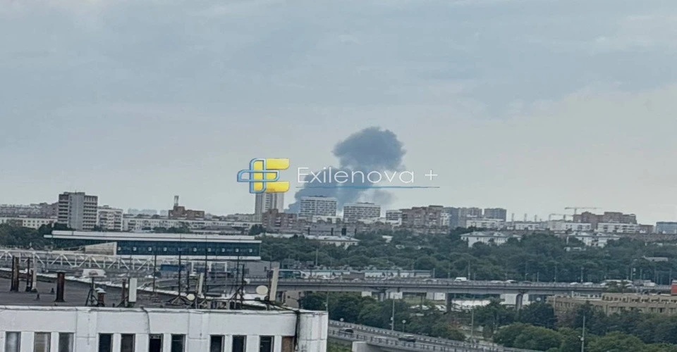 У Москві після атаки українських дронів спалахнула пожежа біля НПЗ "Капотня"