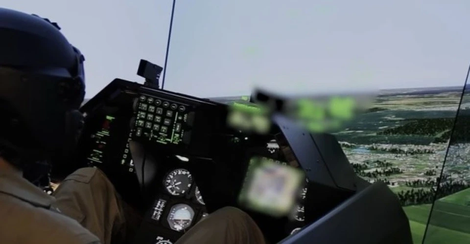 Україна отримала нові мобільні тренажери для пілотів F-16