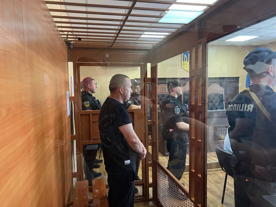 Суд обирає запобіжний захід екскомбригу Лучанову
