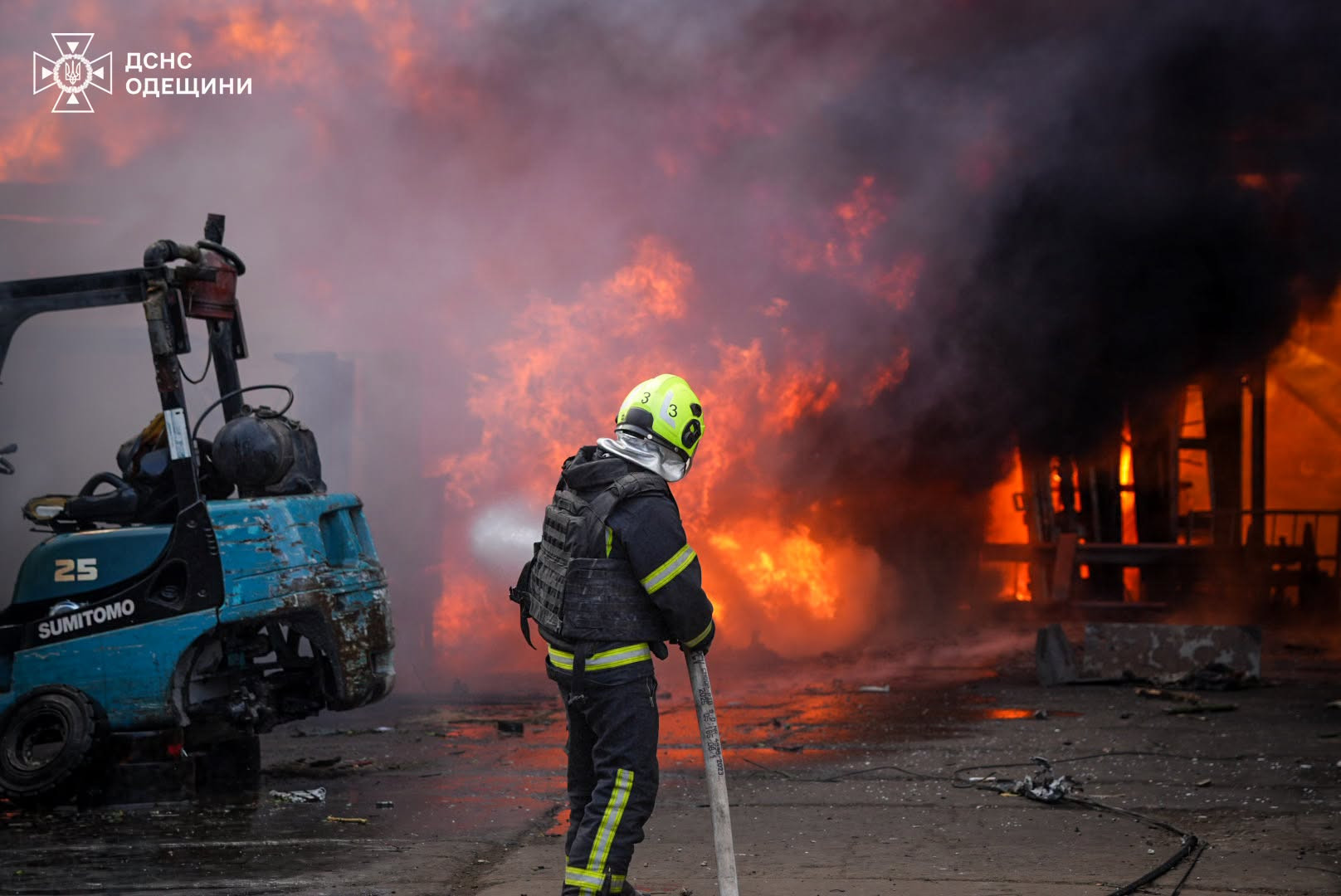 Рятувальники Одещини працюють над ліквідацією наслідків атаки 20 липня