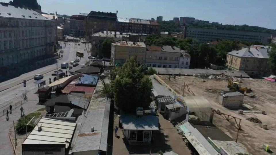незаконна реєстрація землі під ринком "Добробут"