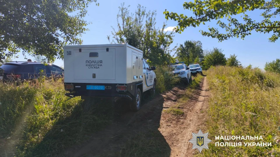 На Буковині чоловік поранив двох поліцейських з рушниці та втік: в області введено спецоперацію