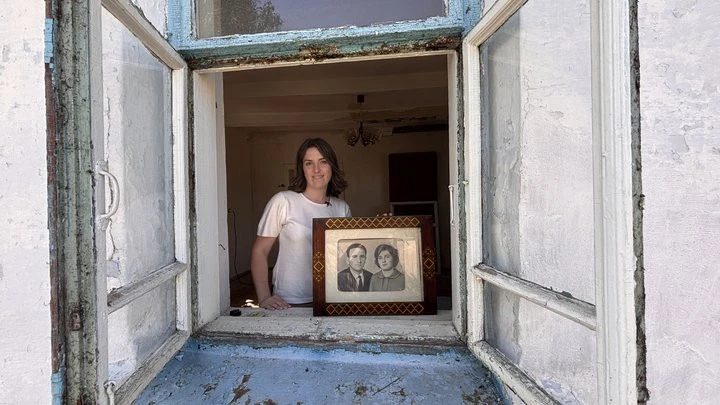 Друге життя 100-літньої мазанки: як волинянка відновлює родинну хату