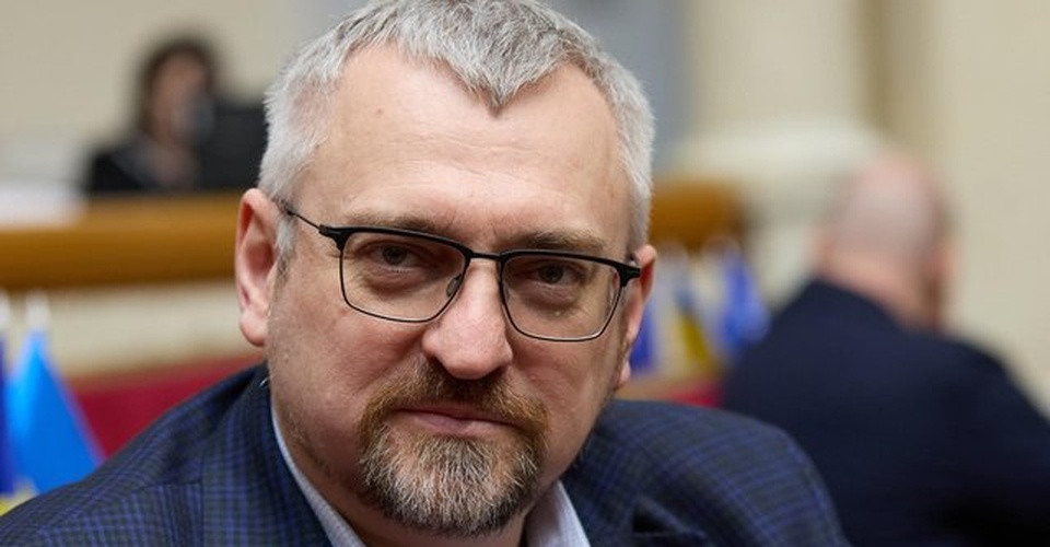 "Ускладнити комфортне життя": нардеп Федієнко пропонує обмежити "ухилянтам" доступ до послуг ЦНАПів і банків