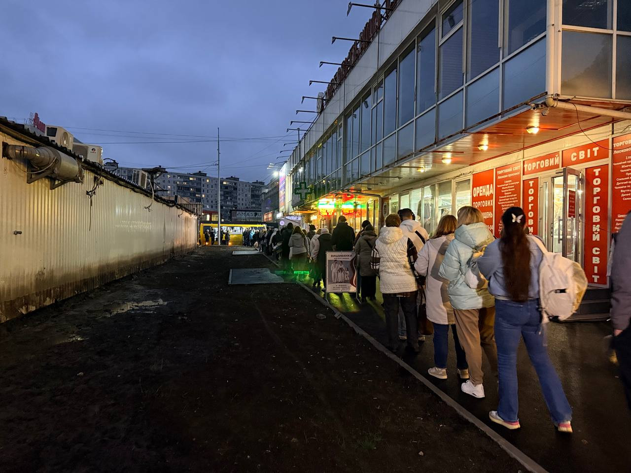 У Києві відновили рух червоною лінією метро: що зі станцією Чернігівська